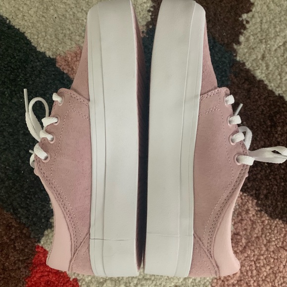 Running shoes - Picture 3 of 3